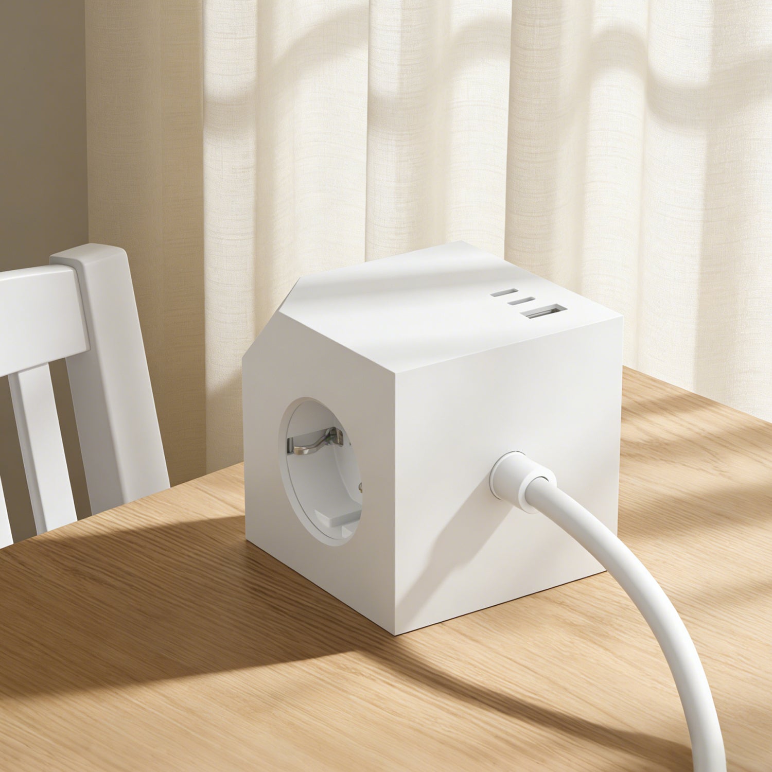 EU-E25 Cube Power Strip, 3 AC + 3 USB, Individual Switches, 3680W — Key features